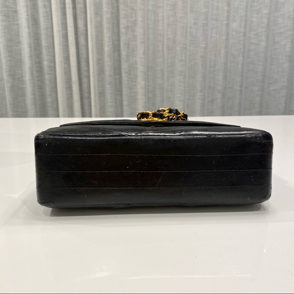 ❌SOLD❌Vintage Chanel Chevron Flap (firm price) - Picture 7 of 10